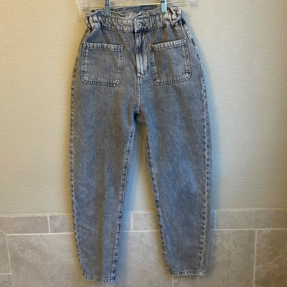 Zara Paperbag Waist Taper leg Jeans